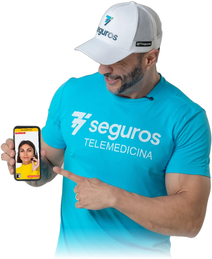 Bambam usando a telemedicina pelo celular